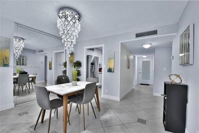 2999 NW 48th Ave 438, Lauderdale Lakes, FL 33313