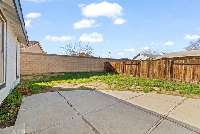 44053 Canyon Way, Lancaster, CA 93535