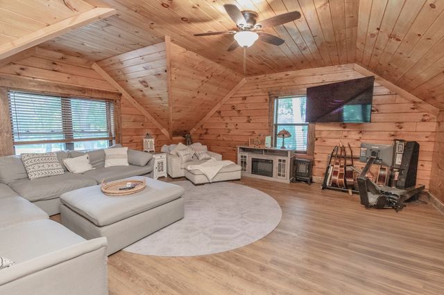 4210 Highway 76, Cottontown, TN 37048