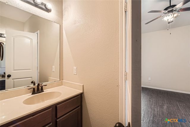 107 Creekside Villa Drive, Kyle, TX 78640