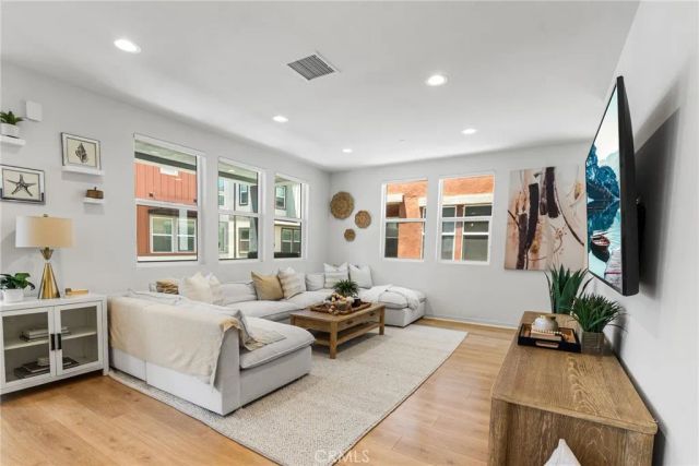 110 Fable, Irvine, CA 92618