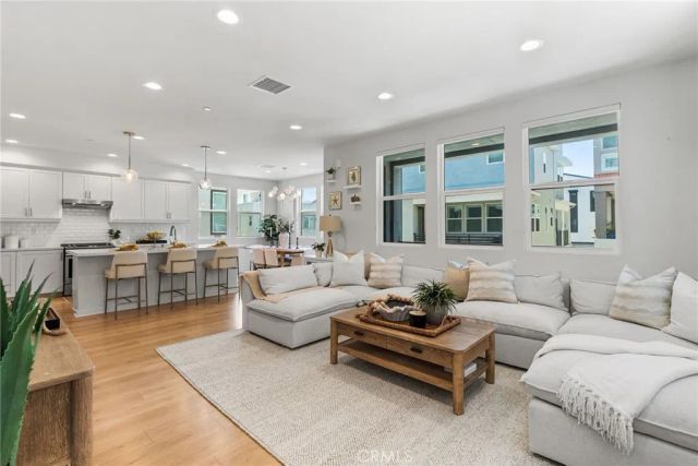 110 Fable, Irvine, CA 92618