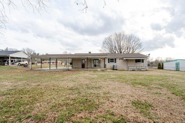 24 LA SALLE DR, Grottoes, VA 24441