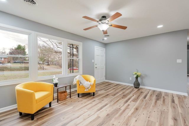 24 LA SALLE DR, Grottoes, VA 24441