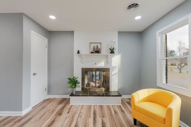 24 LA SALLE DR, Grottoes, VA 24441