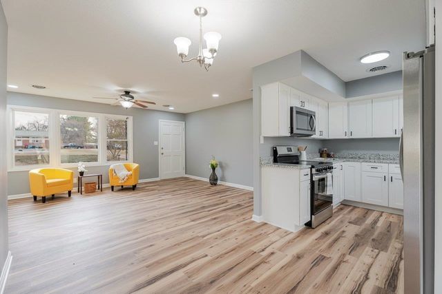 24 LA SALLE DR, Grottoes, VA 24441