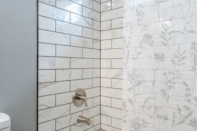 24 LA SALLE DR, Grottoes, VA 24441