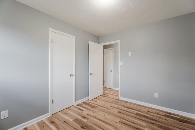 24 LA SALLE DR, Grottoes, VA 24441