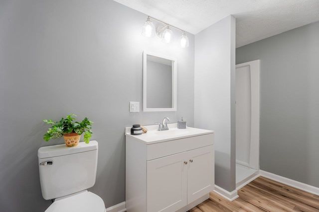 24 LA SALLE DR, Grottoes, VA 24441