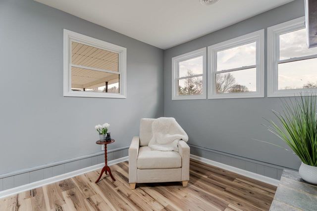 24 LA SALLE DR, Grottoes, VA 24441