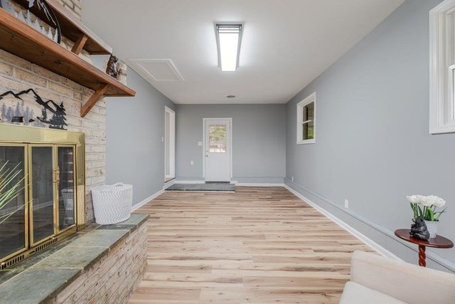 24 LA SALLE DR, Grottoes, VA 24441