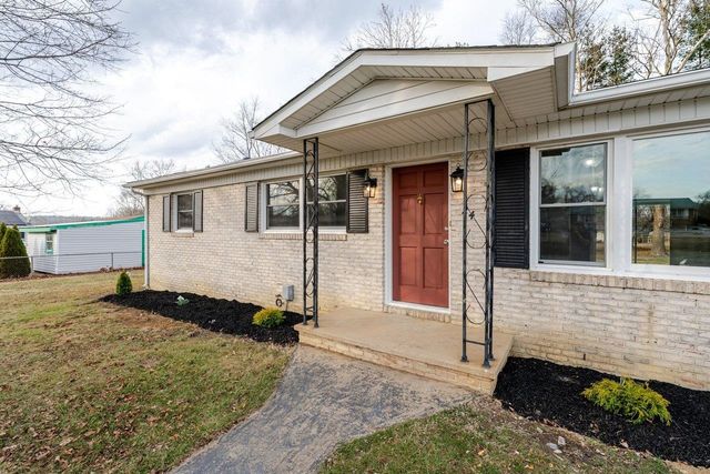 24 LA SALLE DR, Grottoes, VA 24441