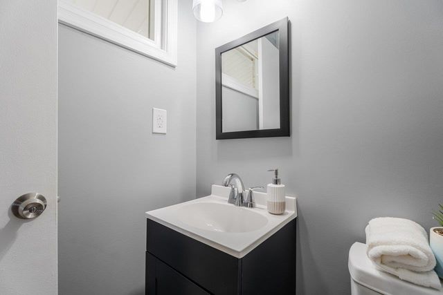 24 LA SALLE DR, Grottoes, VA 24441