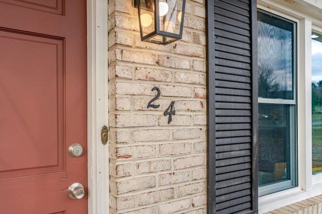 24 LA SALLE DR, Grottoes, VA 24441