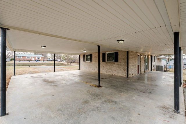 24 LA SALLE DR, Grottoes, VA 24441