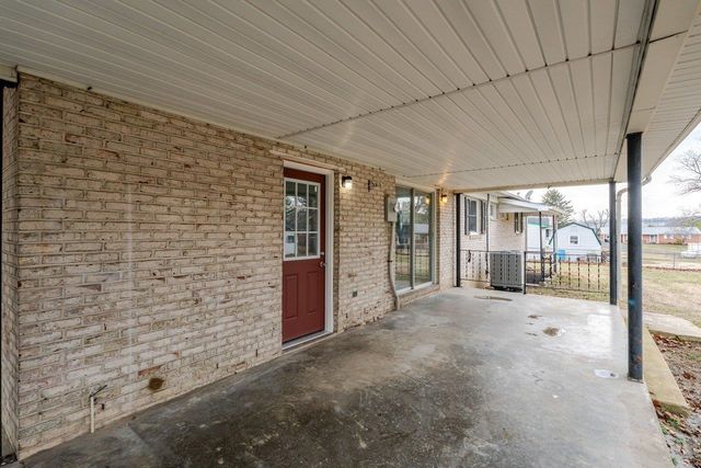 24 LA SALLE DR, Grottoes, VA 24441