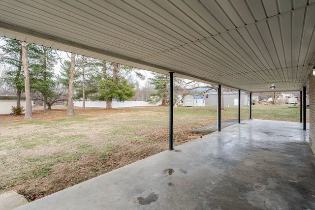 24 LA SALLE DR, Grottoes, VA 24441