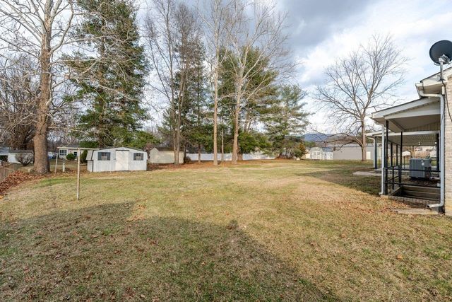 24 LA SALLE DR, Grottoes, VA 24441