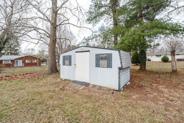 24 LA SALLE DR, Grottoes, VA 24441