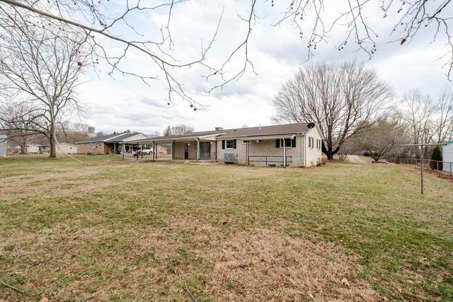 24 LA SALLE DR, Grottoes, VA 24441