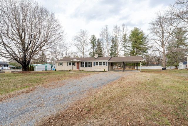24 LA SALLE DR, Grottoes, VA 24441