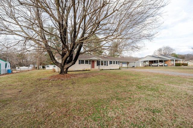 24 LA SALLE DR, Grottoes, VA 24441
