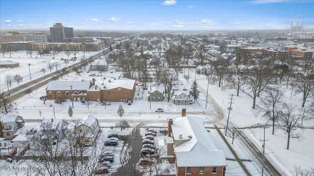 904 Linden Grove Avenue, Lansing, MI 48912