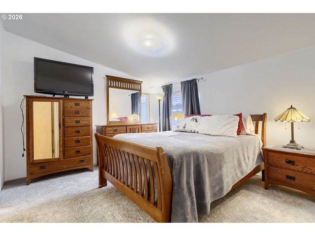 20248 HIGHWAY 213 52, Oregon City, OR 97045