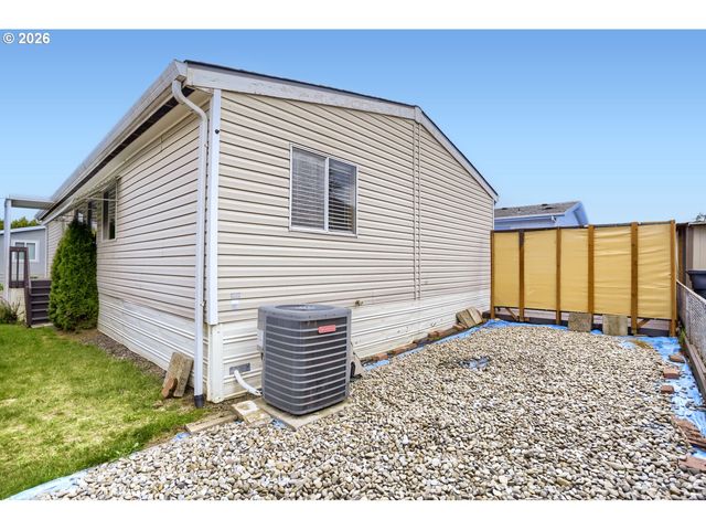 20248 HIGHWAY 213 52, Oregon City, OR 97045