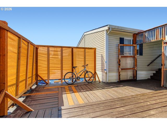 20248 HIGHWAY 213 52, Oregon City, OR 97045