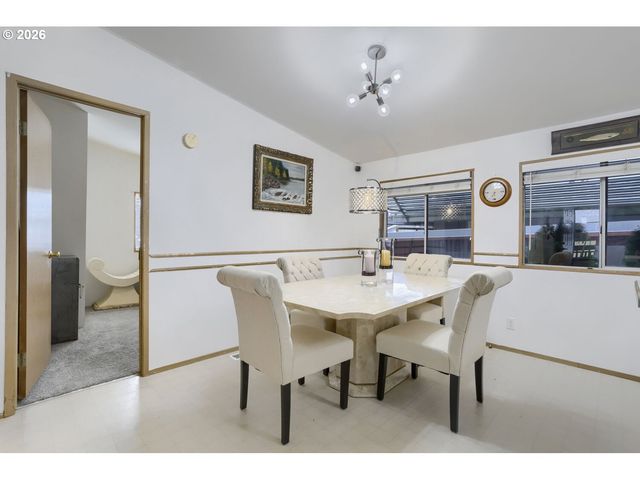 20248 HIGHWAY 213 52, Oregon City, OR 97045