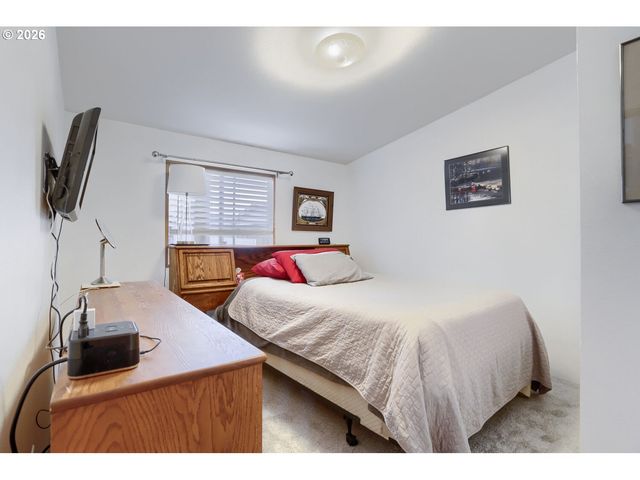 20248 HIGHWAY 213 52, Oregon City, OR 97045