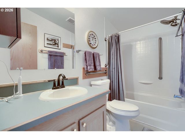 20248 HIGHWAY 213 52, Oregon City, OR 97045