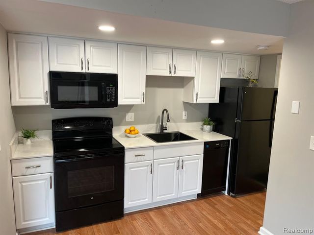 2639 Columbia Road 7, Berkley, MI 48072