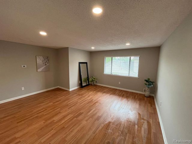 2639 Columbia Road 7, Berkley, MI 48072