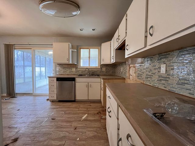 29934 Spain Street, Romulus, MI 48174