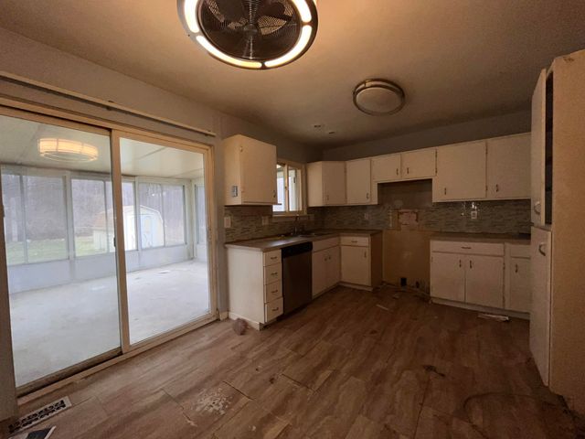 29934 Spain Street, Romulus, MI 48174