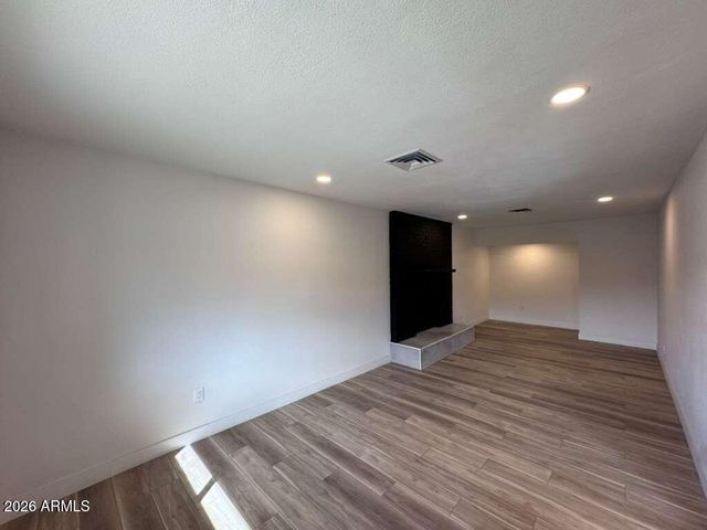 108 E MONTE Way, Phoenix, AZ 85042