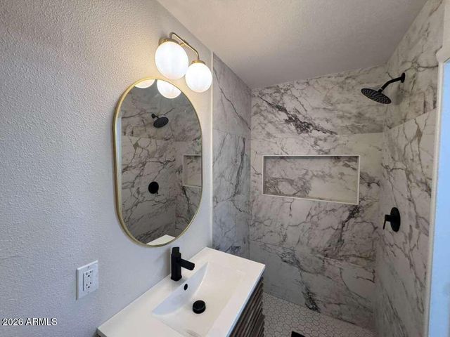 108 E MONTE Way, Phoenix, AZ 85042