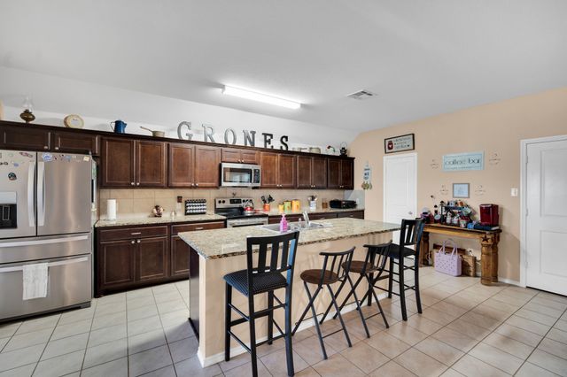 542 Meadowlake Drive, Waxahachie, TX 75165