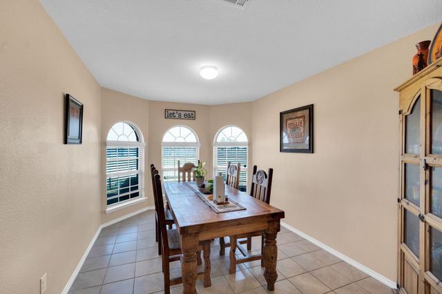 542 Meadowlake Drive, Waxahachie, TX 75165