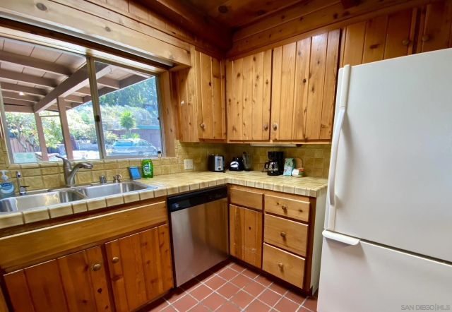 422 Culebra St., Del Mar, CA 92014