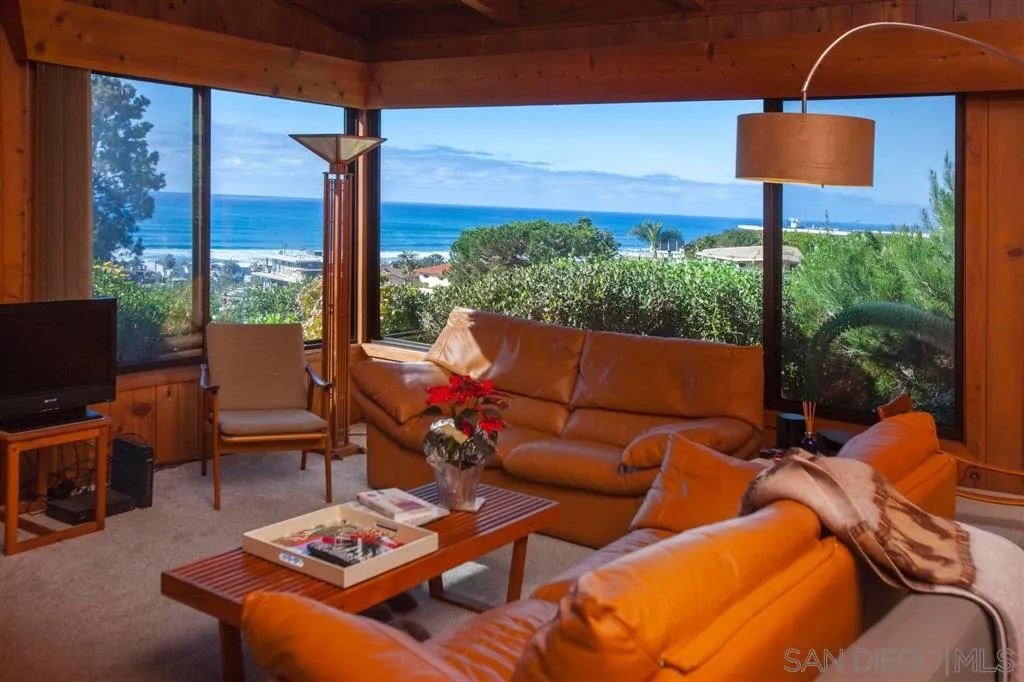 422 Culebra St., Del Mar, CA 92014