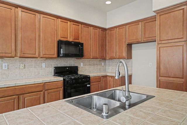 9728 Sand Hollow Way, Elk Grove, CA 95757