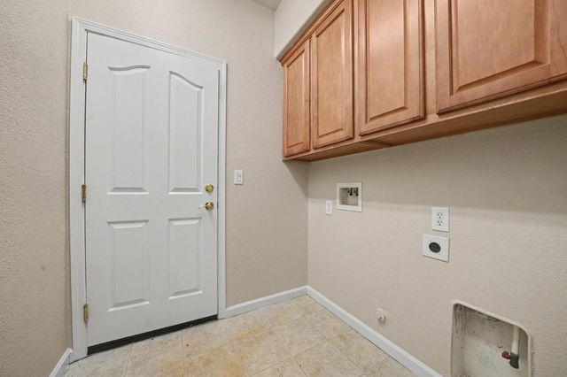 9728 Sand Hollow Way, Elk Grove, CA 95757