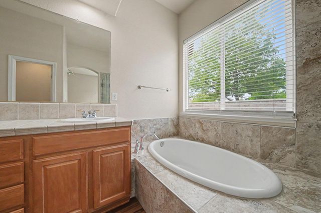 9728 Sand Hollow Way, Elk Grove, CA 95757