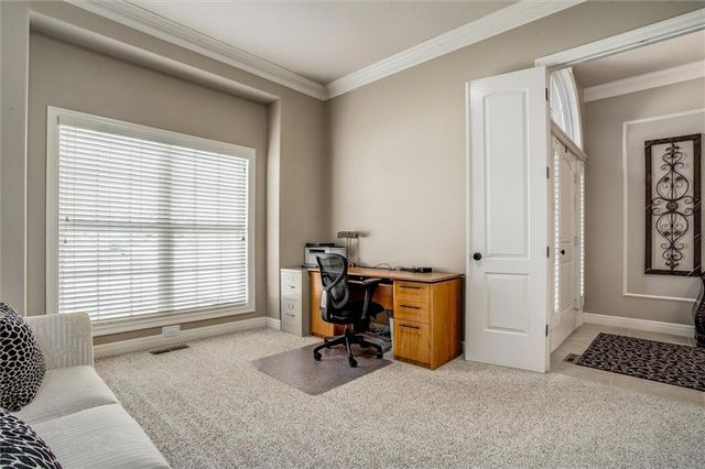 405 NW Greenview Drive, Lee's Summit, MO 64064