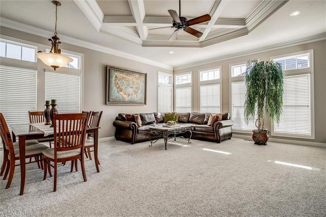 405 NW Greenview Drive, Lee's Summit, MO 64064