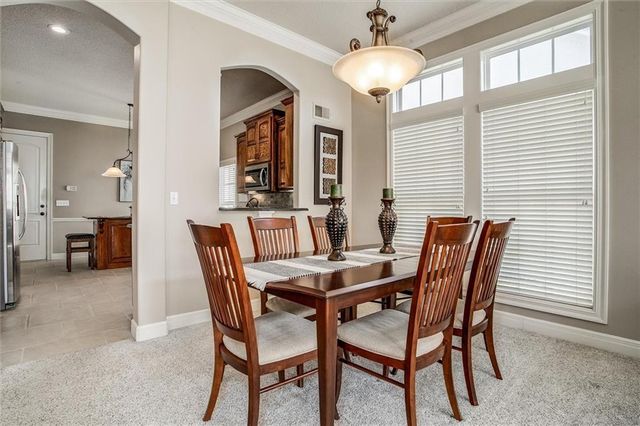 405 NW Greenview Drive, Lee's Summit, MO 64064