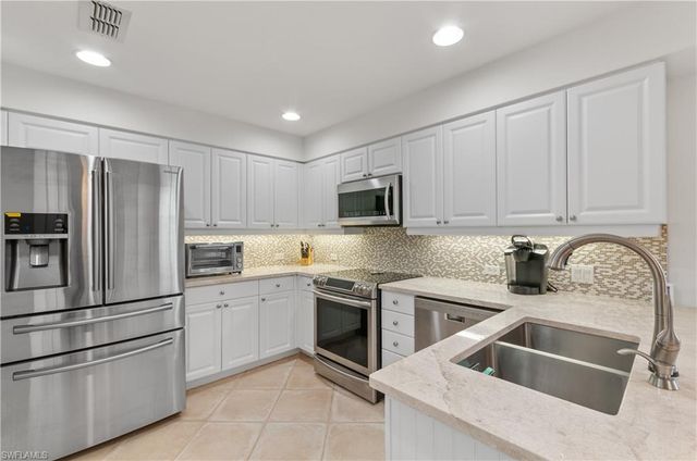 7120 Timberland CIR 101, Naples, FL 34109